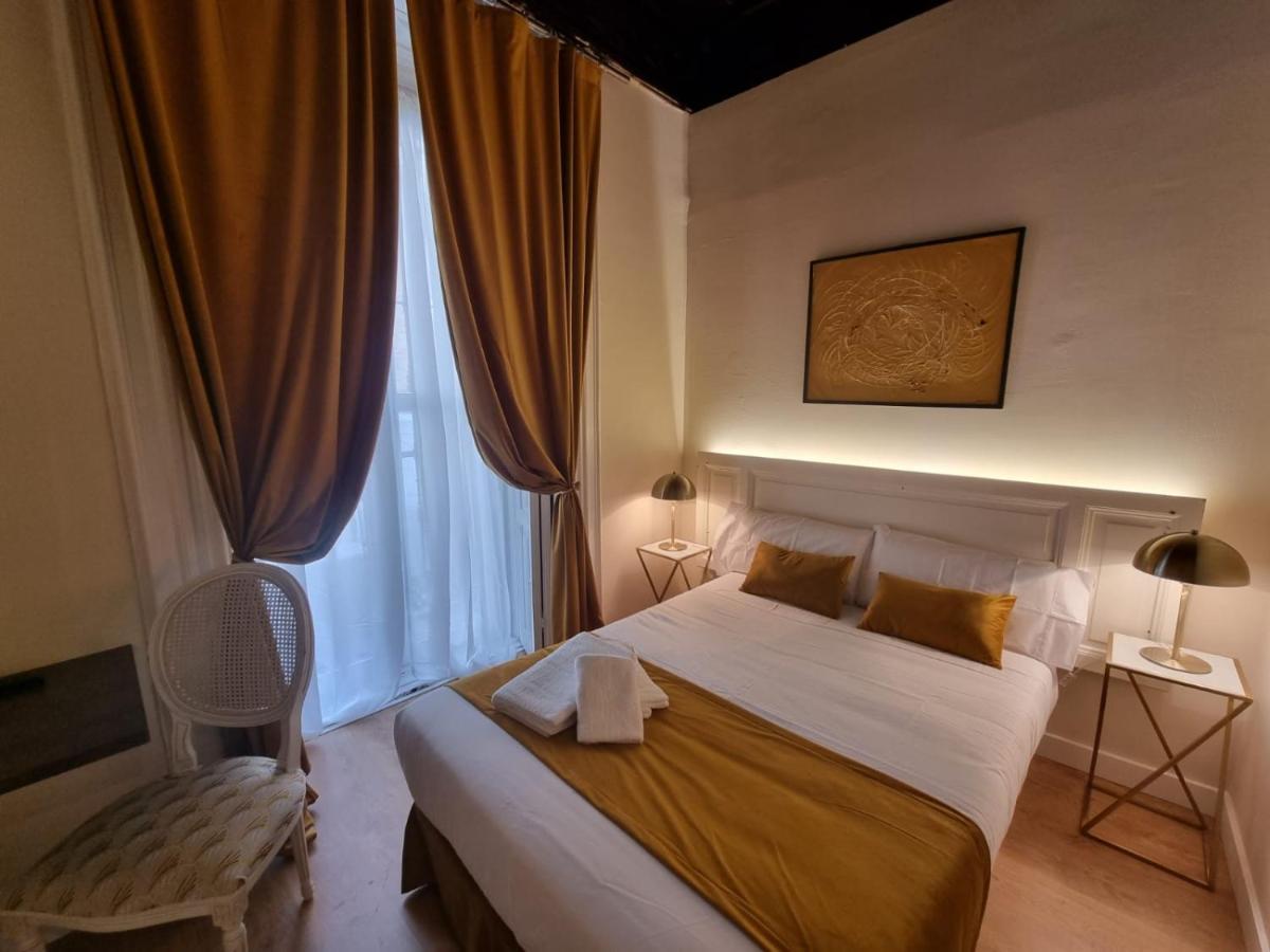 Le Petit Palue- Flora Hotel Мадрид Екстериор снимка