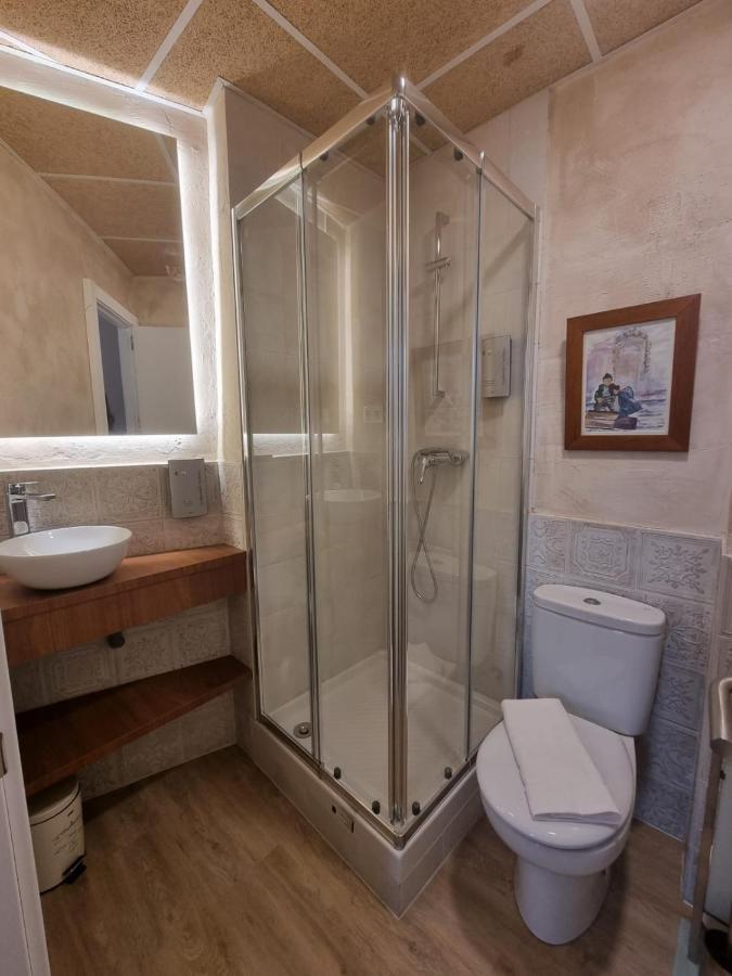 Le Petit Palue- Flora Hotel Мадрид Екстериор снимка