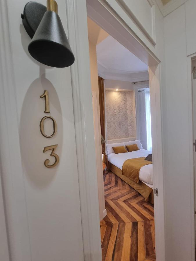 Le Petit Palue- Flora Hotel Мадрид Екстериор снимка
